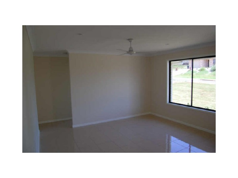 16 Green Avenue, Branyan QLD 4670