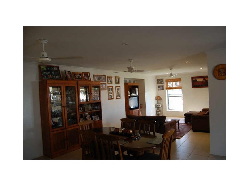 11 Pinnacle Court, Avoca QLD 4670