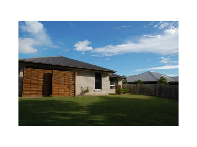 11 Pinnacle Court, Avoca QLD 4670