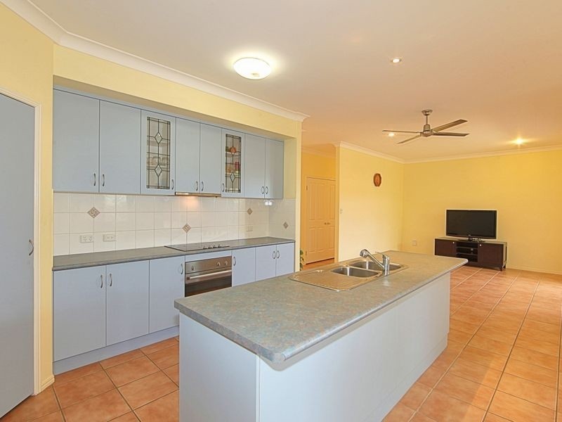 3 Robert John Circuit, Coral Cove QLD 4670