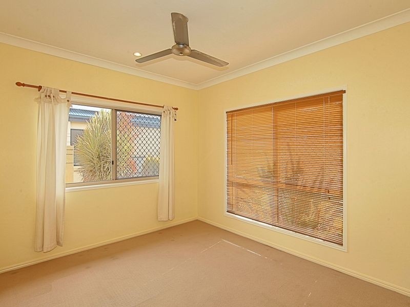 3 Robert John Circuit, Coral Cove QLD 4670