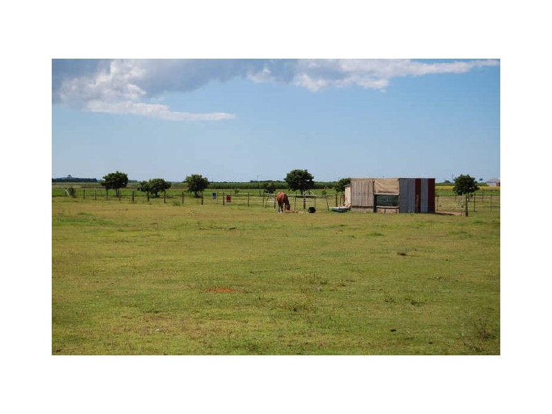 57 Paynes Road, Alloway QLD 4670