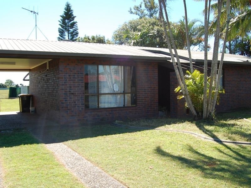 70 Dawn Parade, Thabeban QLD 4670