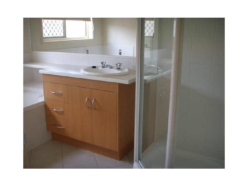 63 Searle Street, Thabeban QLD 4670