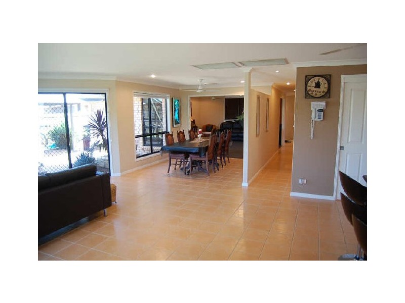 6 The Strand East, Thabeban QLD 4670
