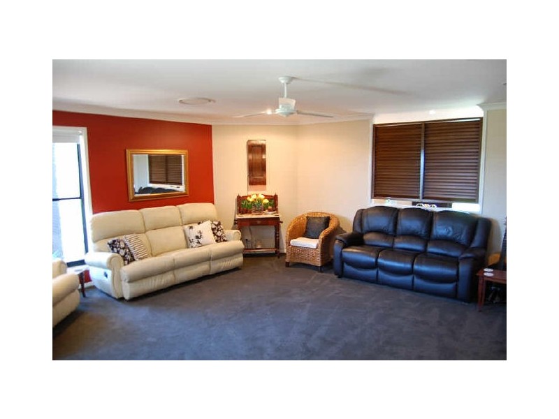 6 The Strand East, Thabeban QLD 4670