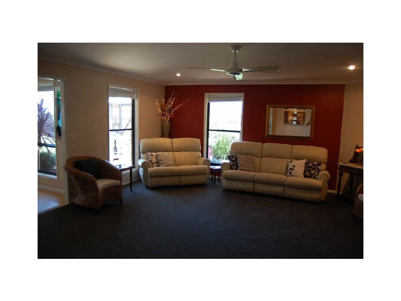 6 The Strand East, Thabeban QLD 4670