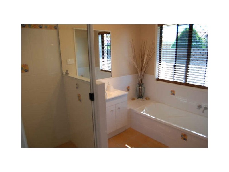 6 The Strand East, Thabeban QLD 4670