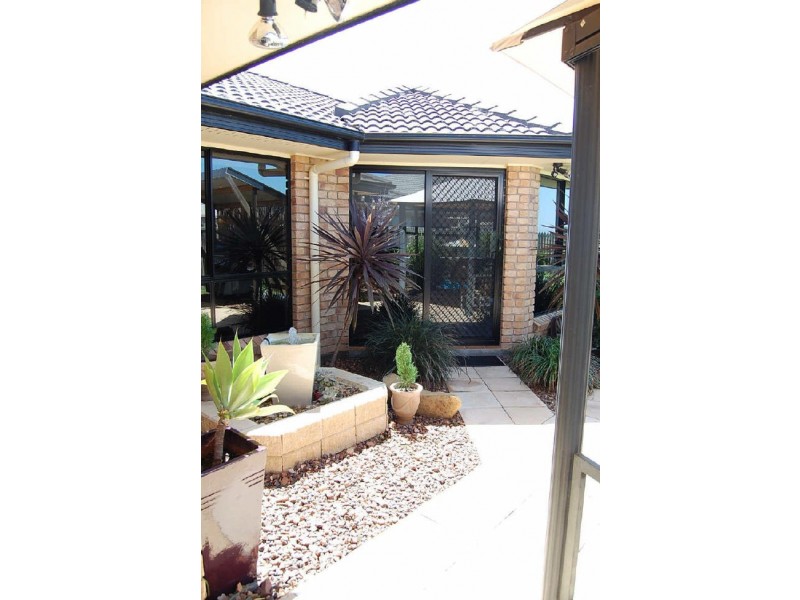 6 The Strand East, Thabeban QLD 4670