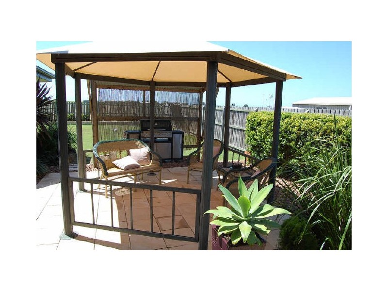 6 The Strand East, Thabeban QLD 4670