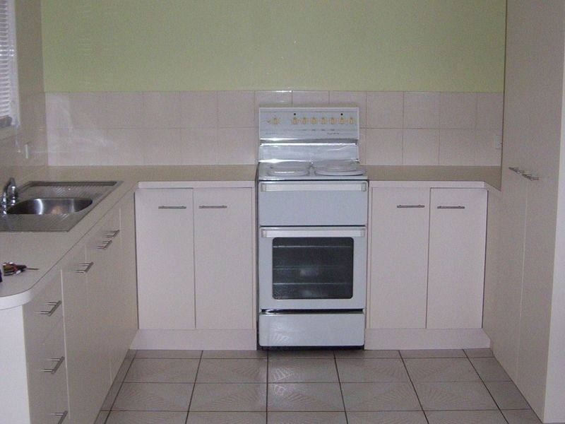 15 Paradise Avenue, Thabeban QLD 4670