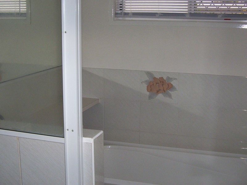 15 Paradise Avenue, Thabeban QLD 4670