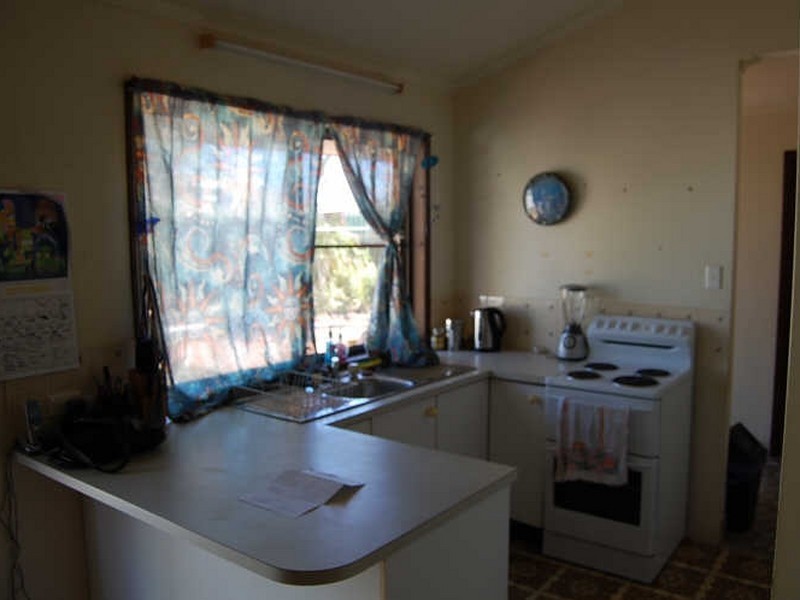 5 Central Ave, Thabeban QLD 4670