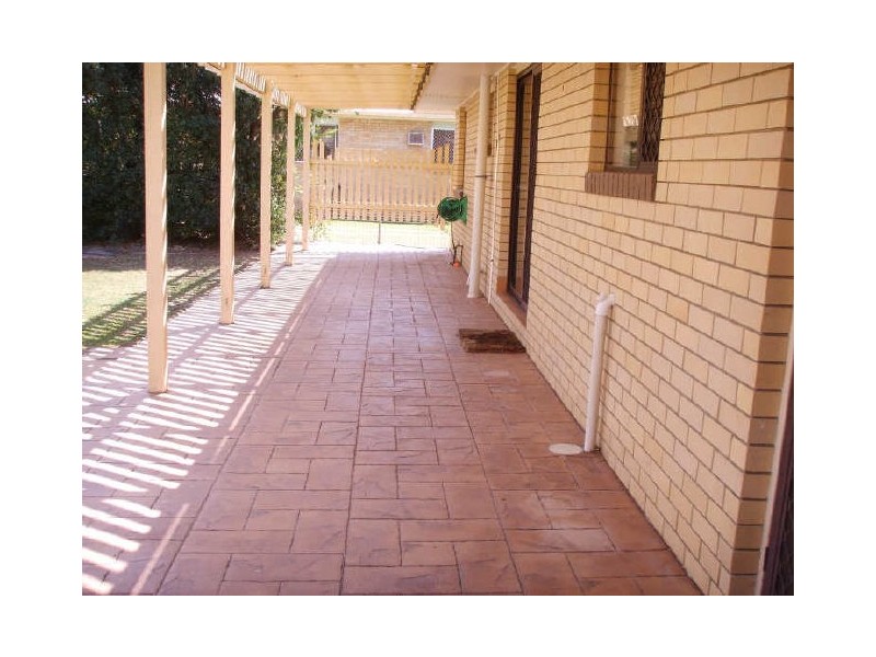 27 Lovejoy Street, Avenell Heights QLD 4670