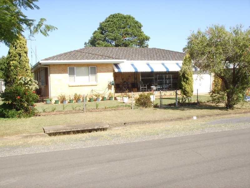 11 Redmond Street, Avenell Heights QLD 4670