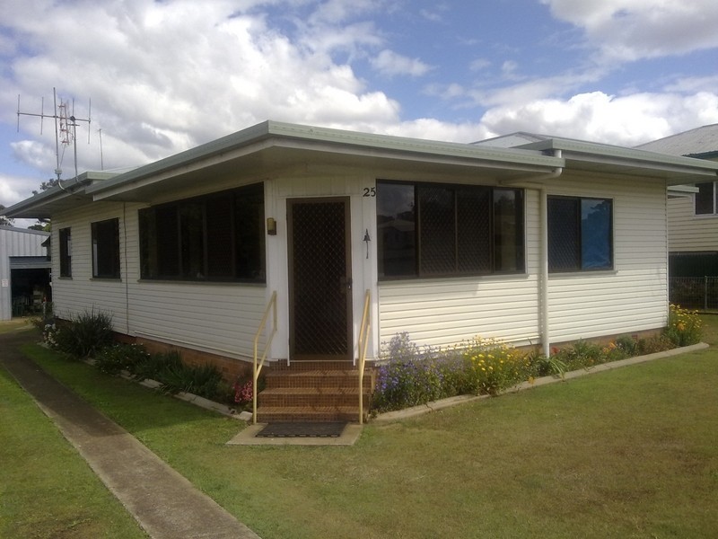 25 Mulgrave Street, Gin Gin QLD 4671