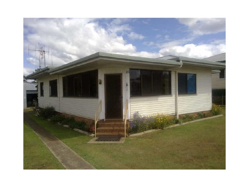 17 Rieck Street, Gin Gin QLD 4671