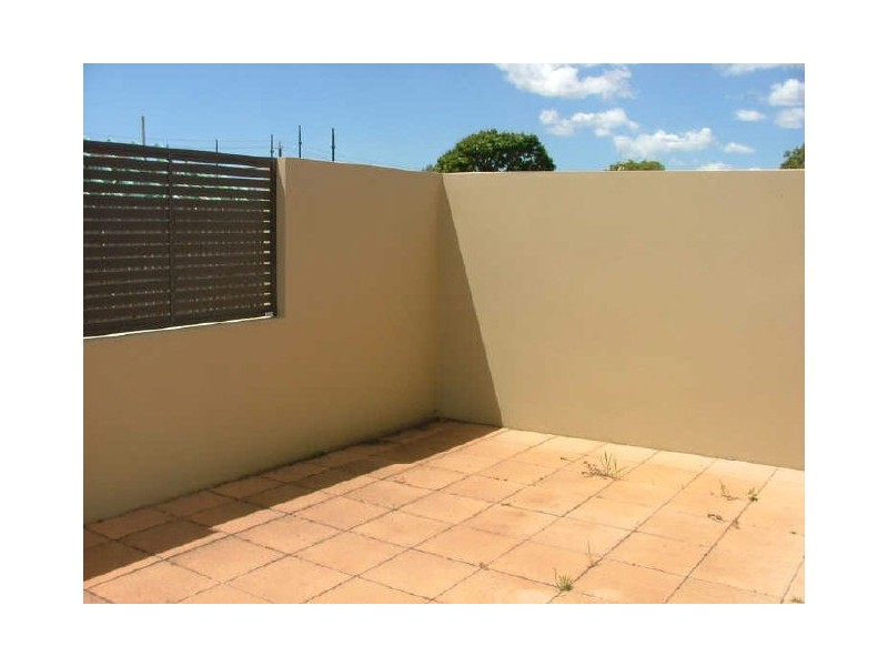 2/128 George Street, Bundaberg West QLD 4670