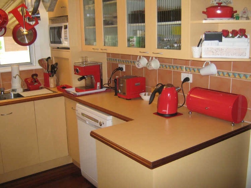 18 Theodore Street, Svensson Heights QLD 4670