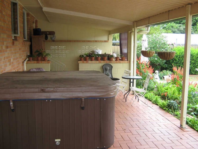 18 Theodore Street, Svensson Heights QLD 4670