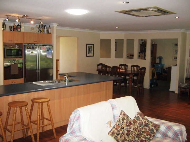 18 Voss Court, Millbank QLD 4670