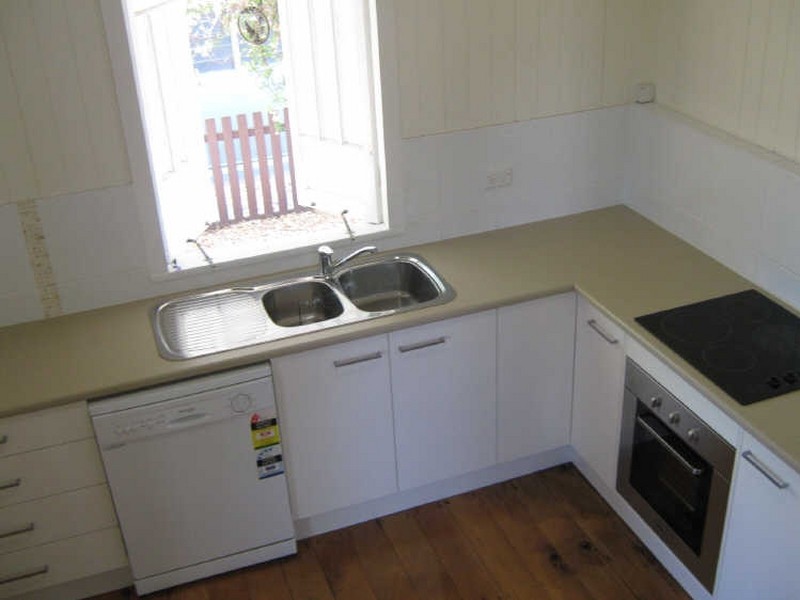 28 Goodwin Street, Bundaberg South QLD 4670