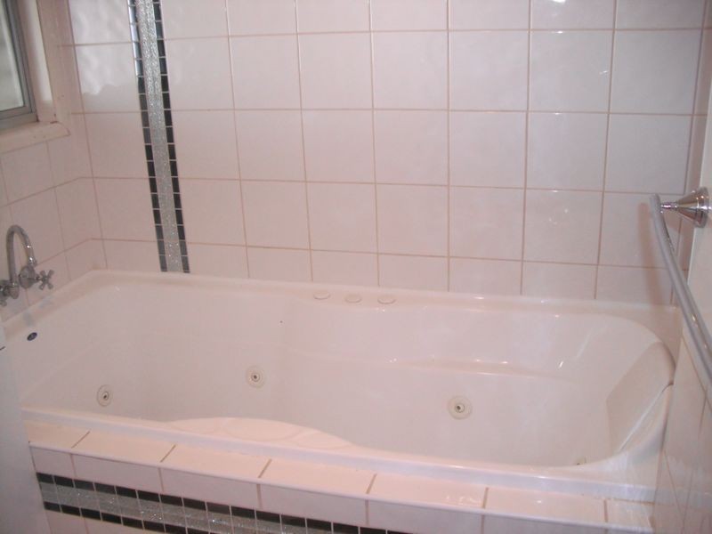 Avenell Heights QLD 4670