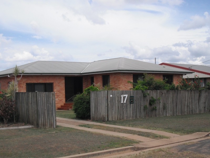 17 Baker Street, Kepnock QLD 4670