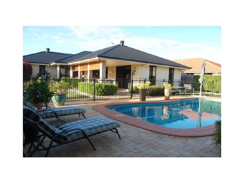 Avenell Heights QLD 4670