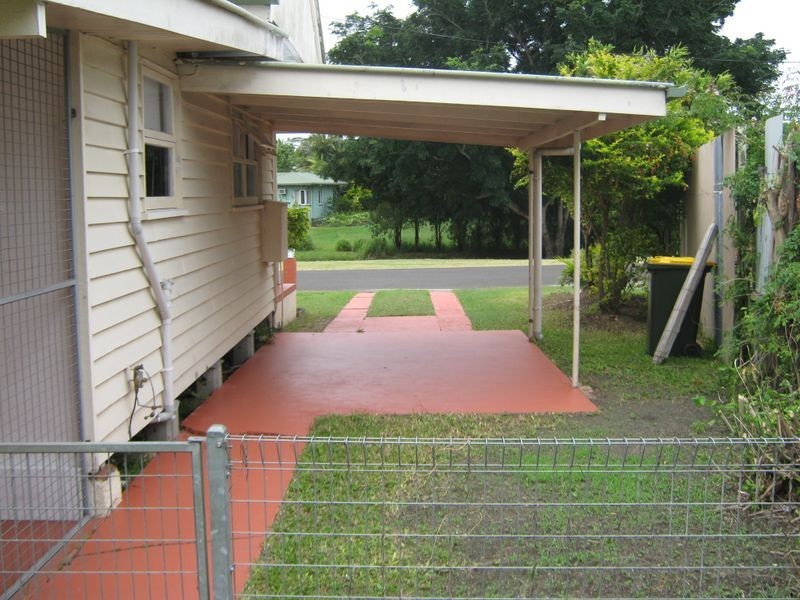 3 Buss, Bundaberg South QLD 4670