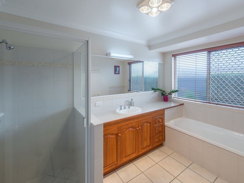 1 Cartwright Court, Kalkie QLD 4670