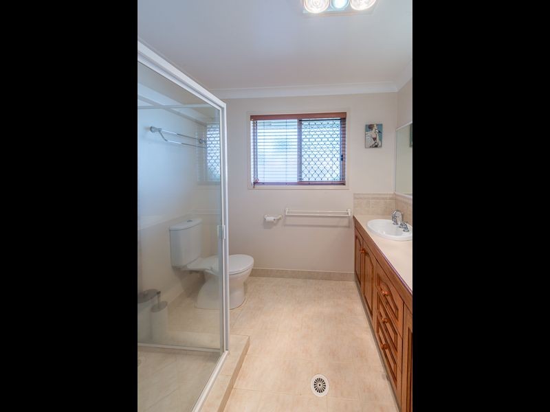 1 Cartwright Court, Kalkie QLD 4670