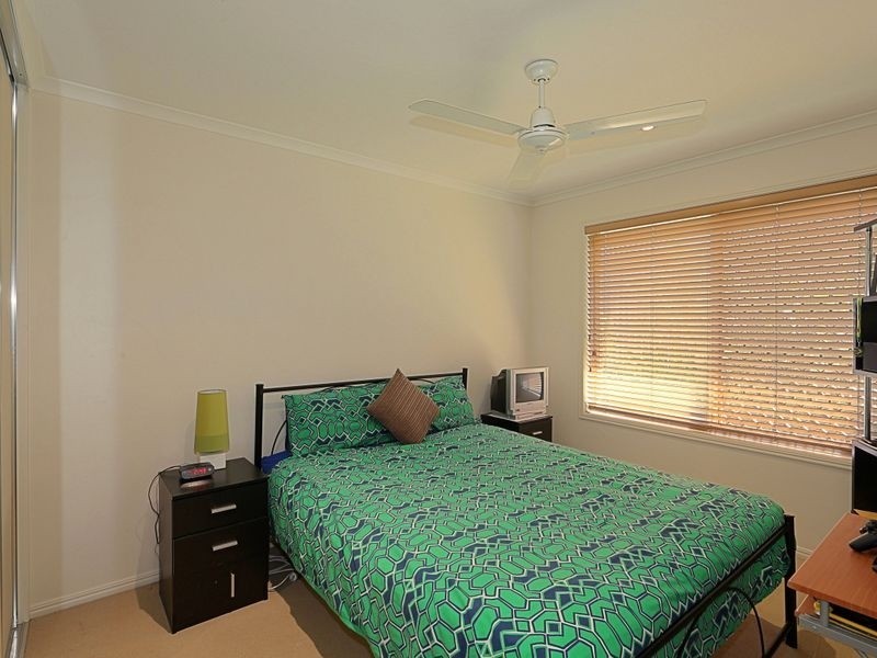 15 McCallum Close, Coral Cove QLD 4670