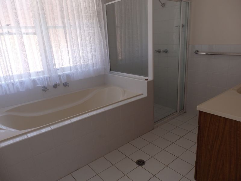 6 Amaroo Ave, Mount Colah NSW 2079