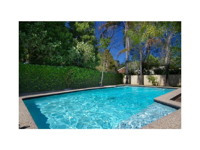 15 Simon Place, Hornsby Heights NSW 2077