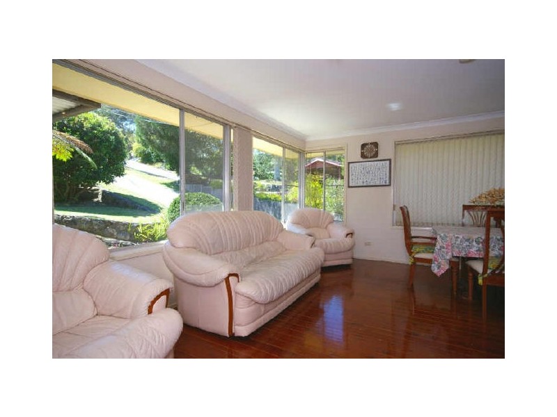 15 Simon Place, Hornsby Heights NSW 2077
