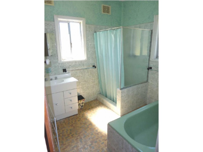 8 Nyara Road, Mount Kuring-gai NSW 2080