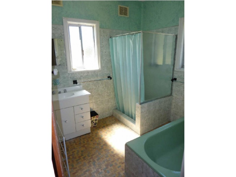 8 Nyara Road, Mount Kuring-gai NSW 2080