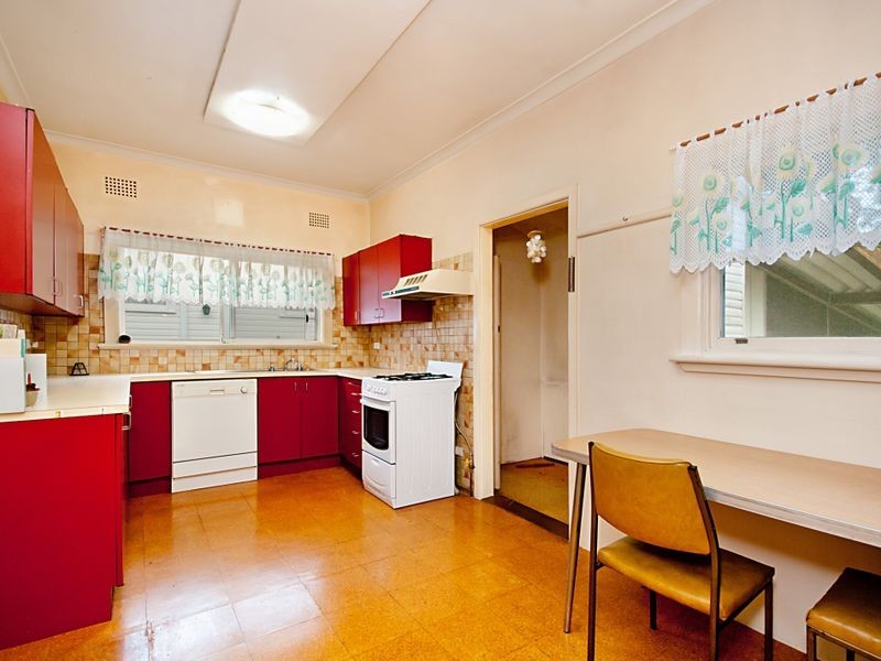 27 Unwin Road, Waitara NSW 2077