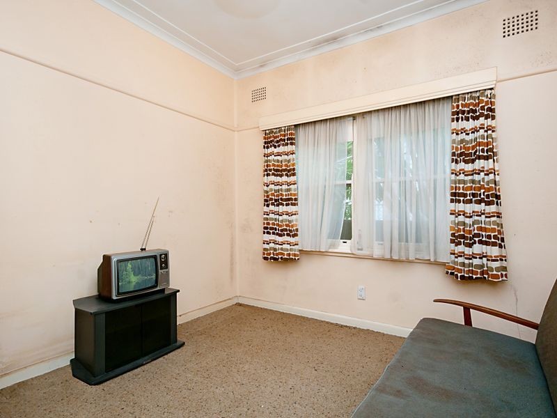 27 Unwin Road, Waitara NSW 2077