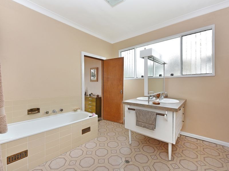 5 Northumberland Avenue, Mount Colah NSW 2079