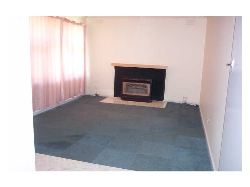 61 Errington Road, St Albans VIC 3021