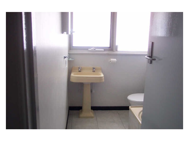 61 Errington Road, St Albans VIC 3021