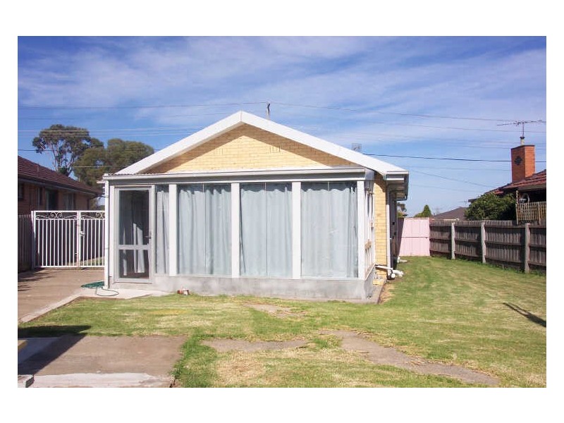 61 Errington Road, St Albans VIC 3021