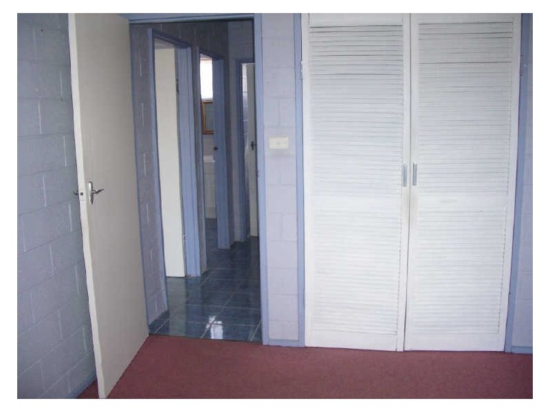 2/1 Leslie Street, St Albans VIC 3021