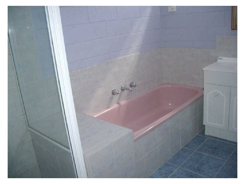 2/1 Leslie Street, St Albans VIC 3021