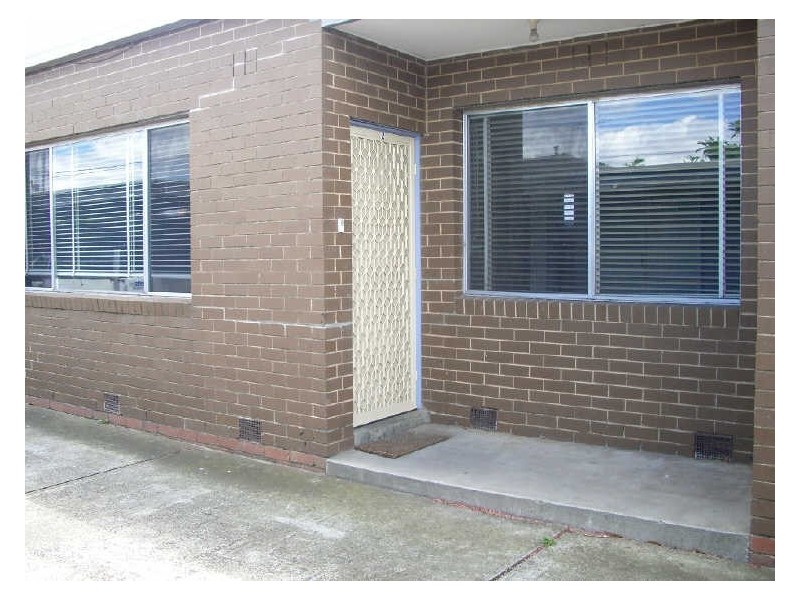 2/1 Leslie Street, St Albans VIC 3021