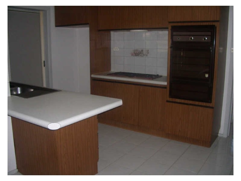 15 Allandale Road, Kings Park VIC 3021