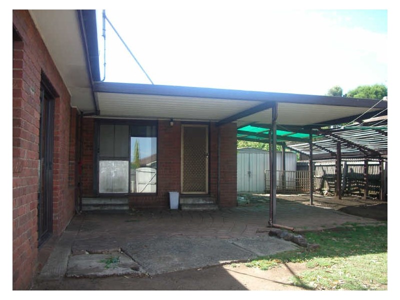 15 Allandale Road, Kings Park VIC 3021