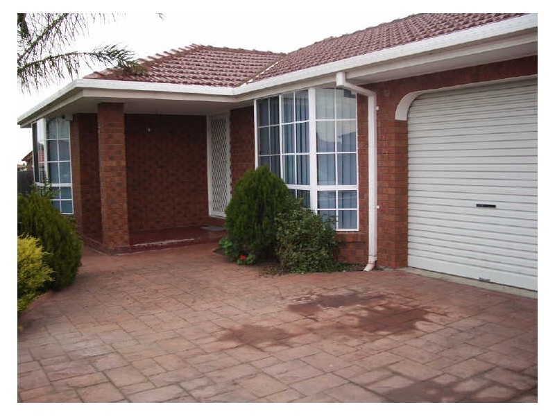 5 Crabbe Court, Delahey VIC 3037